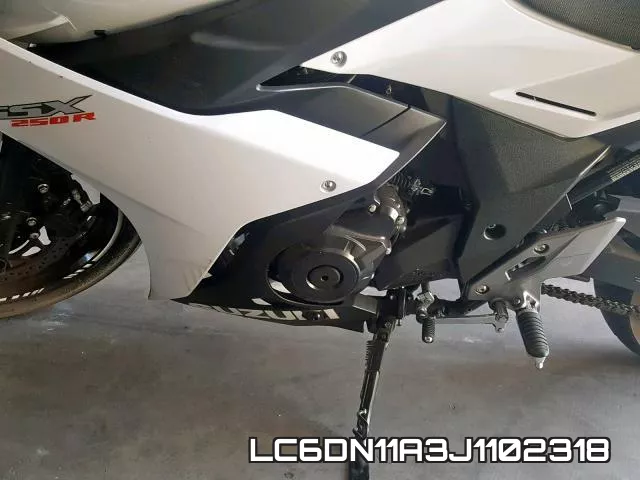 LC6DN11A3J1102318_9.webp