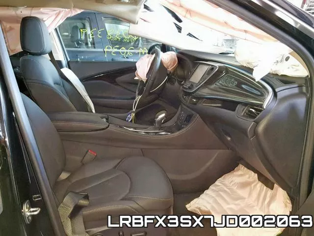 LRBFX3SX7JD002063_5.webp