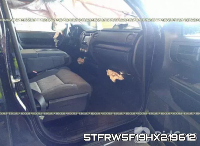 5TFRW5F19HX219612_5.webp