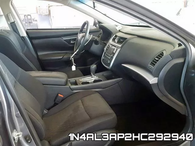 1N4AL3AP2HC292940_5.webp