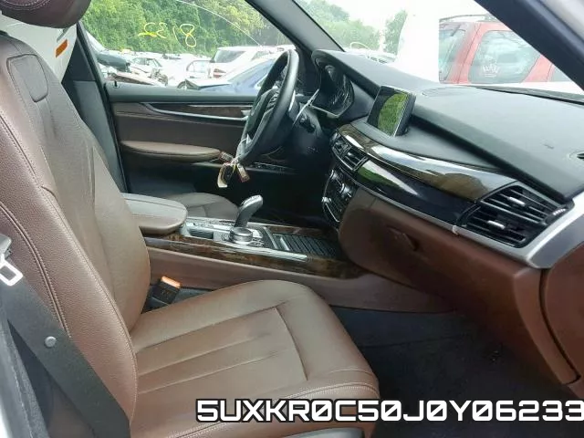 5UXKR0C50J0Y06233_5.webp