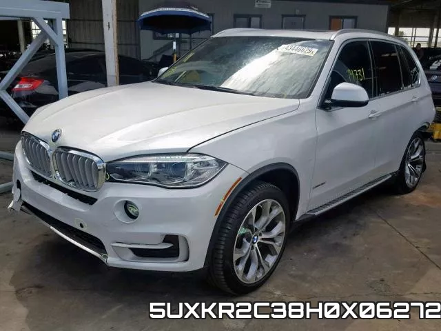 5UXKR2C38H0X06272_2.webp