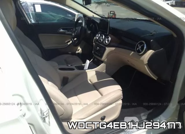 WDCTG4EB1HJ294177_5.webp