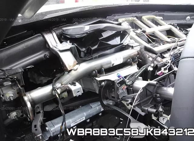 WBA8B3C58JK843212_7.webp