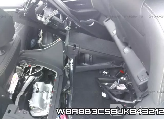 WBA8B3C58JK843212_8.webp
