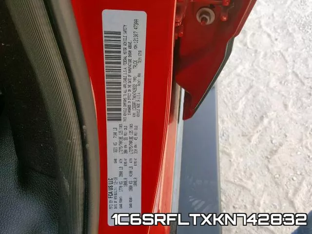 1C6SRFLTXKN742832_10.webp