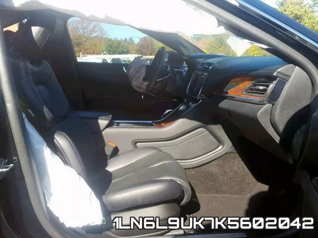 1LN6L9UK7K5602042_5.webp