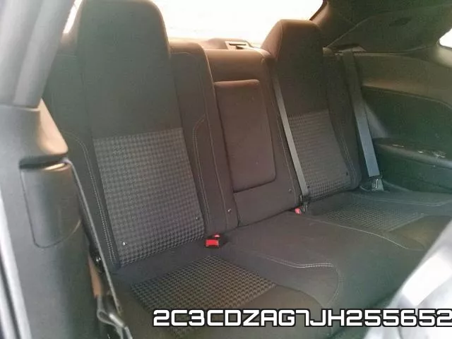 2C3CDZAG7JH255652_6.webp