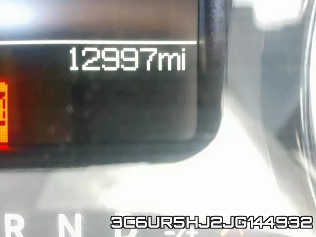3C6UR5HJ2JG144932_8.webp