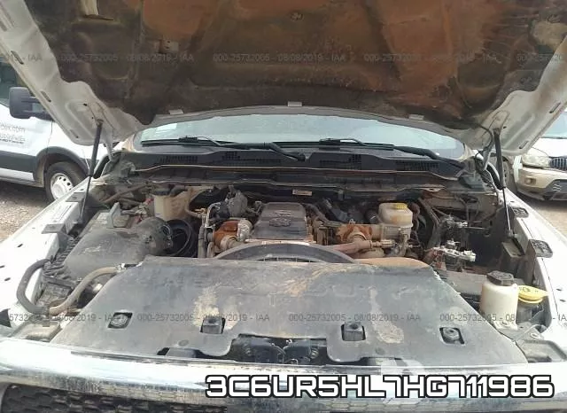 3C6UR5HL7HG711986_10.webp