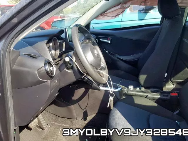 3MYDLBYV9JY328546_5.webp