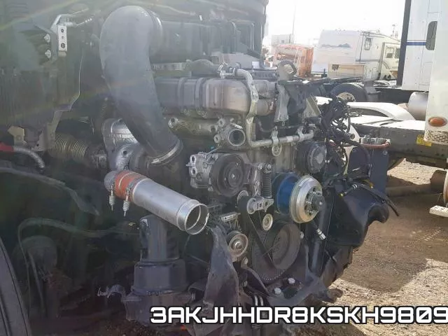3AKJHHDR8KSKH9809_7.webp