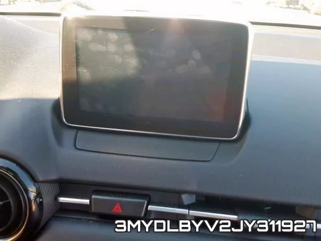 3MYDLBYV2JY311927_9.webp