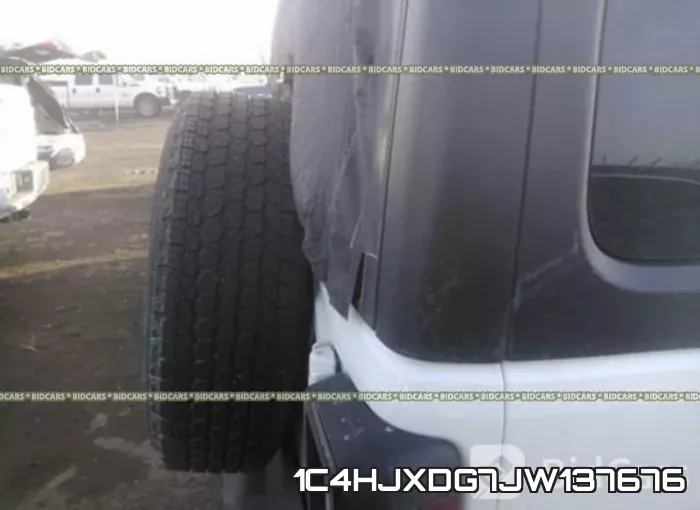 1C4HJXDG7JW137676_6.webp