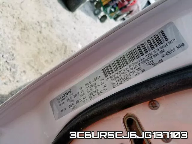 3C6UR5CJ6JG137103_10.webp