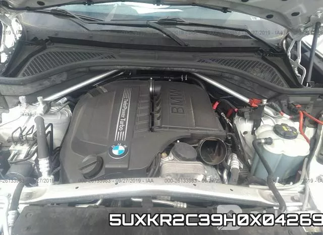 5UXKR2C39H0X04269_10.webp