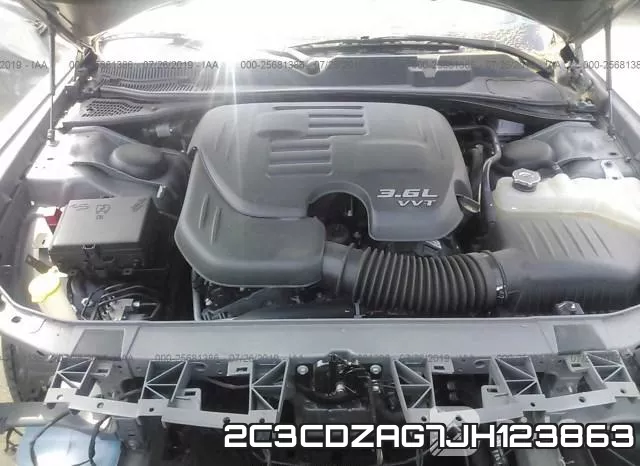 2C3CDZAG7JH123863_10.webp