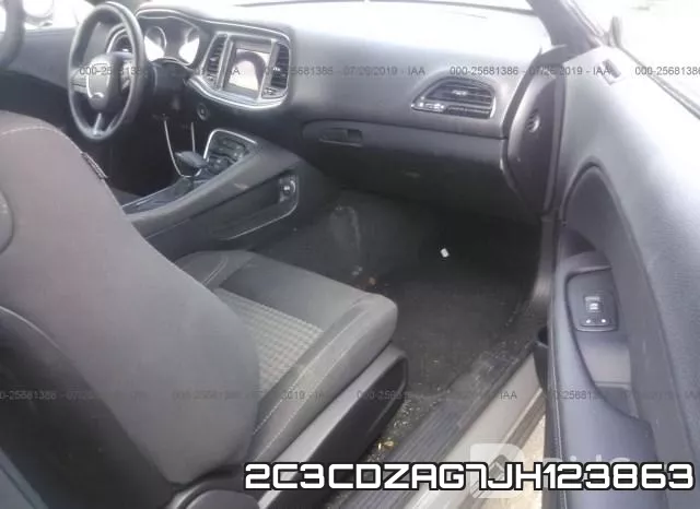 2C3CDZAG7JH123863_5.webp