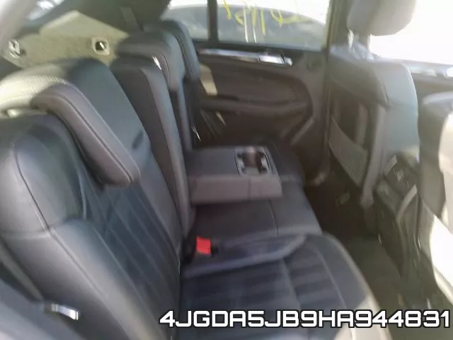 4JGDA5JB9HA944831_6.webp