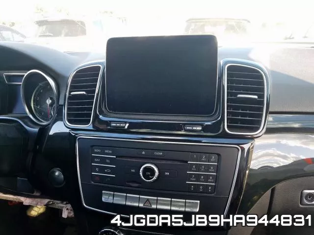 4JGDA5JB9HA944831_9.webp