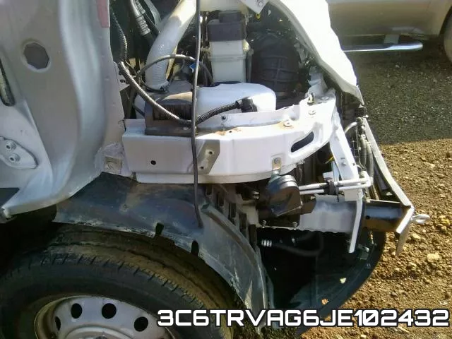 3C6TRVAG6JE102432_9.webp