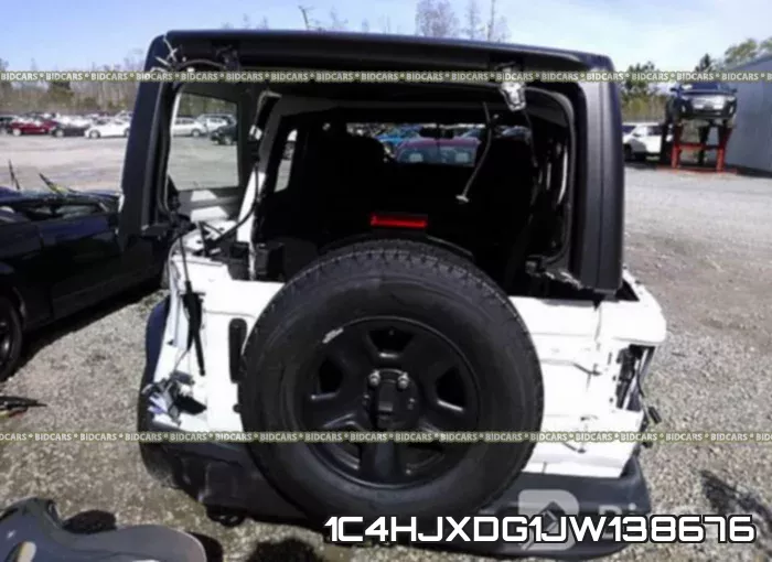 1C4HJXDG1JW138676_6.webp