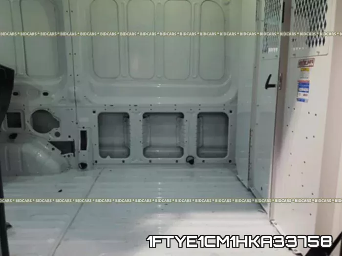 1FTYE1CM1HKA33758_6.webp