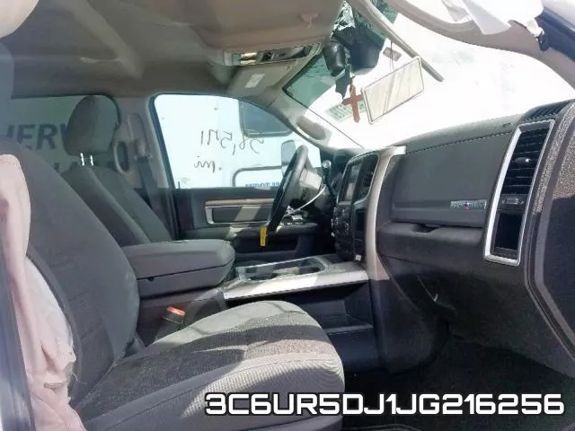 3C6UR5DJ1JG216256_5.webp