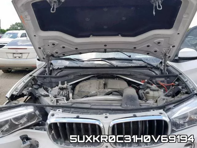 5UXKR0C31H0V69194_7.webp