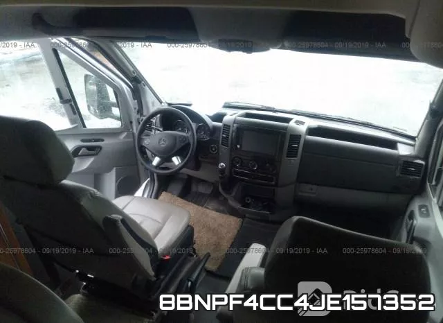 8BNPF4CC4JE157352_5.webp