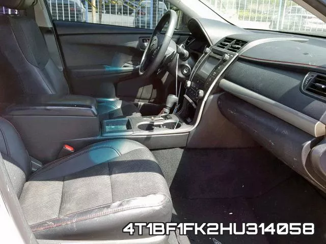4T1BF1FK2HU314058_5.webp