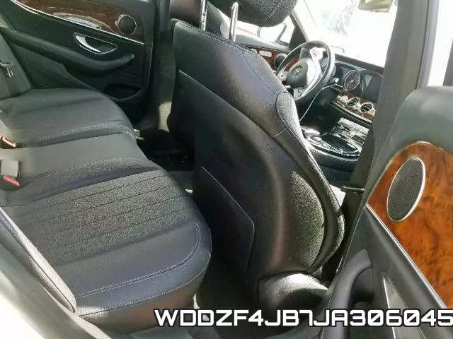 WDDZF4JB7JA306045_6.webp