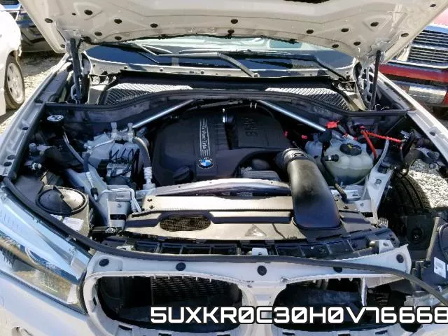 5UXKR0C30H0V76668_7.webp