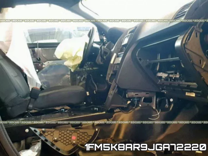 1FM5K8AR9JGA72220_5.webp