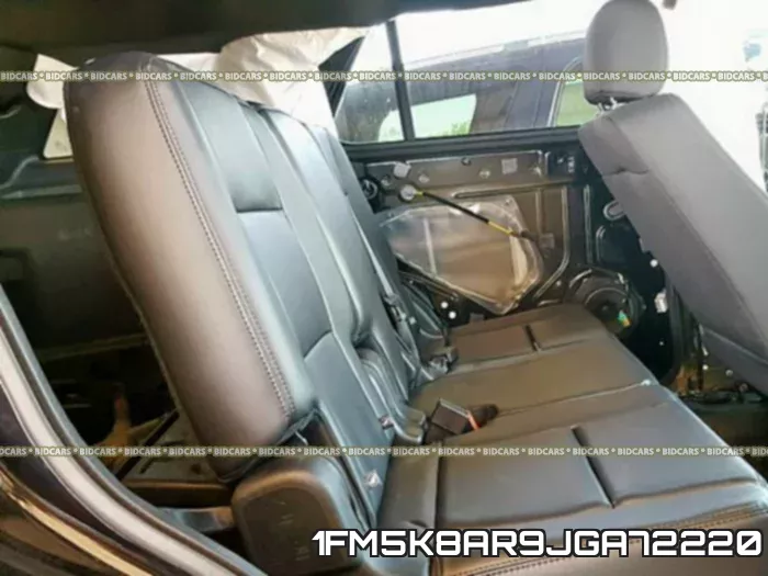 1FM5K8AR9JGA72220_6.webp