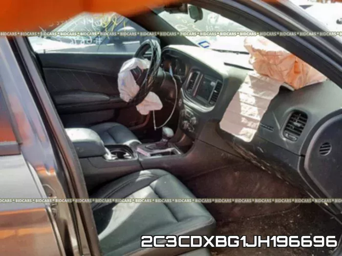 2C3CDXBG1JH196696_5.webp