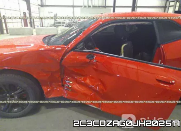 2C3CDZAG0JH202517_6.webp