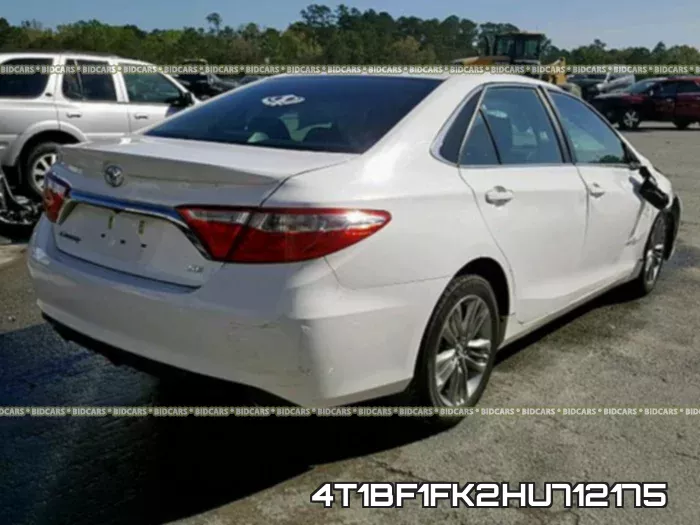 4T1BF1FK2HU712175_4.webp