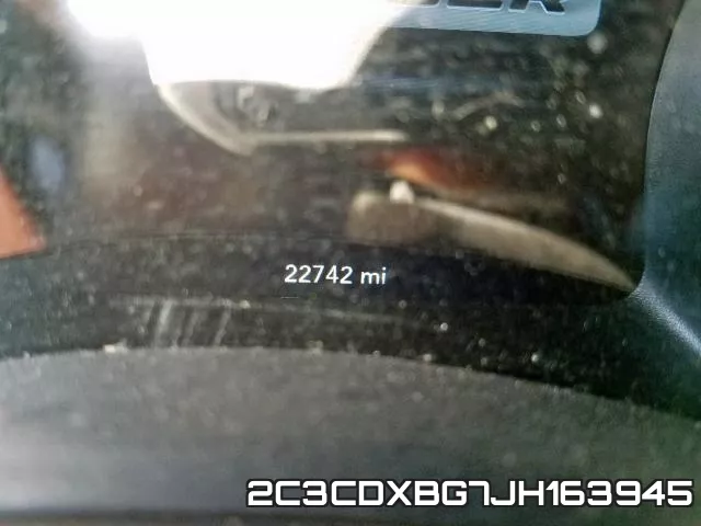 2C3CDXBG7JH163945_8.webp