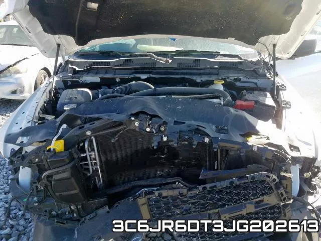 3C6JR6DT3JG202613_7.webp
