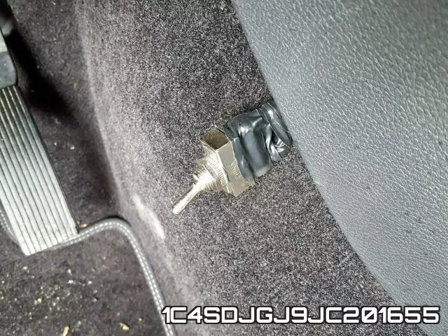 1C4SDJGJ9JC201655_9.webp