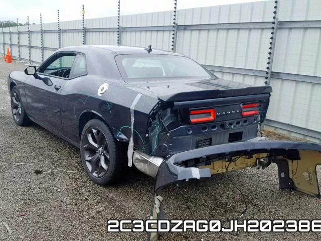 2C3CDZAG0JH202386_3.webp