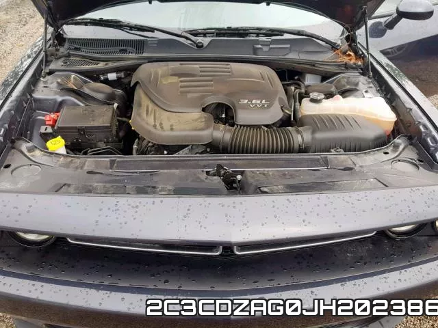 2C3CDZAG0JH202386_7.webp
