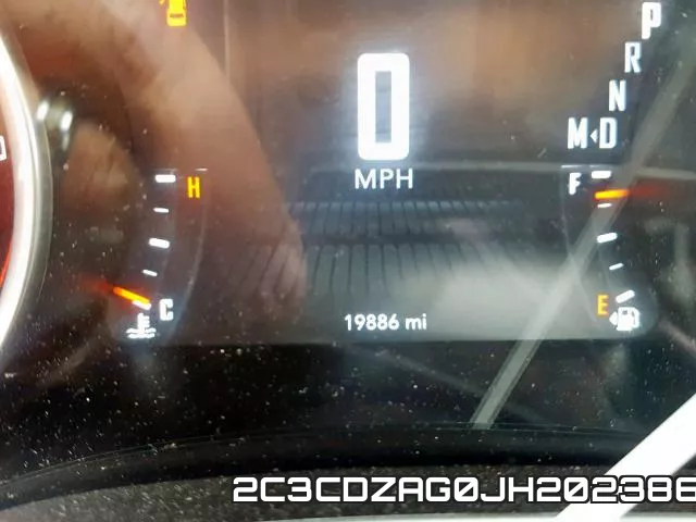 2C3CDZAG0JH202386_8.webp