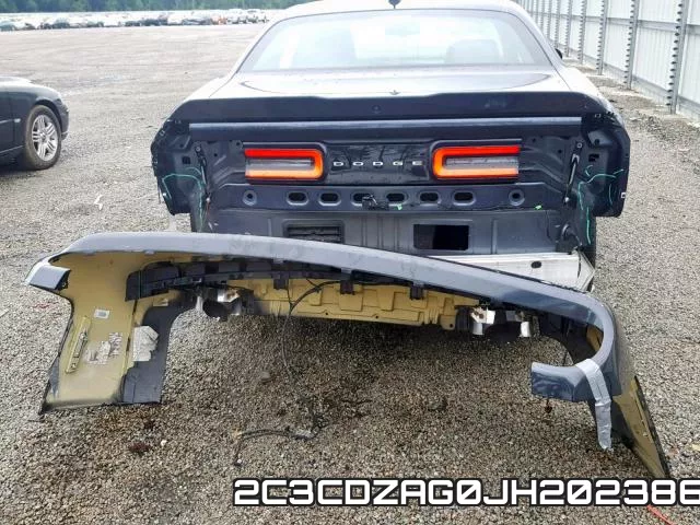 2C3CDZAG0JH202386_9.webp