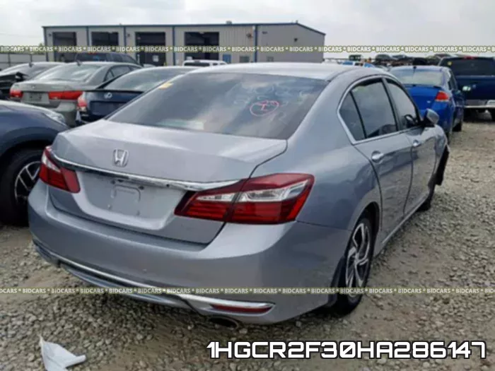 1HGCR2F30HA286147_4.webp