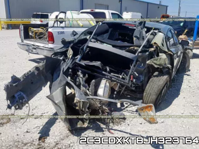 2C3CDXKT8JH323764_4.webp