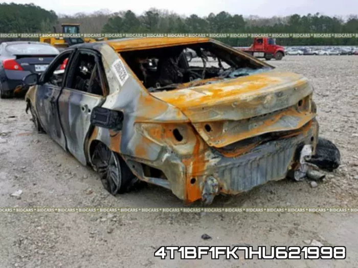 4T1BF1FK7HU621998_3.webp