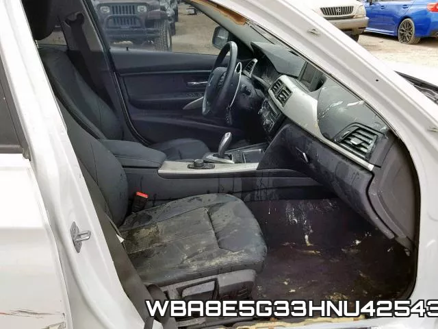 WBA8E5G33HNU42543_5.webp
