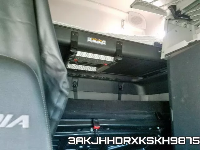 3AKJHHDRXKSKH9875_6.webp